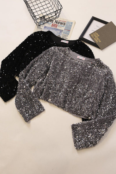 Jauna modeļa sieviešu blūze ar fliteriem un garām piedurknēm