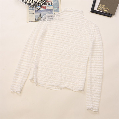 Ženska čipkana bluza s poluvisokom kragnom