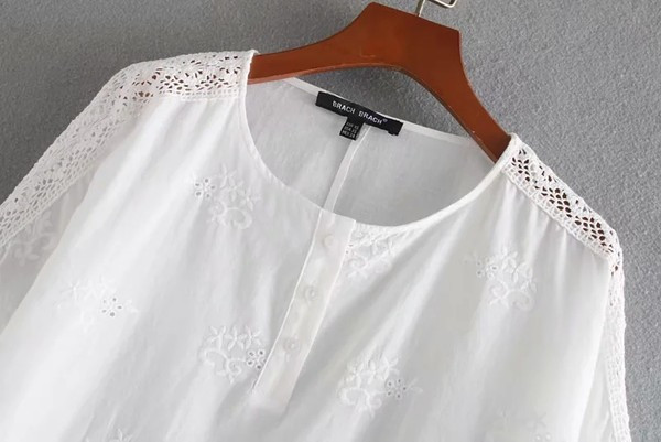 Ženska čipkana bluza sa širokim rukavima