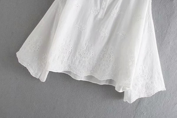 Ženska čipkana bluza sa širokim rukavima