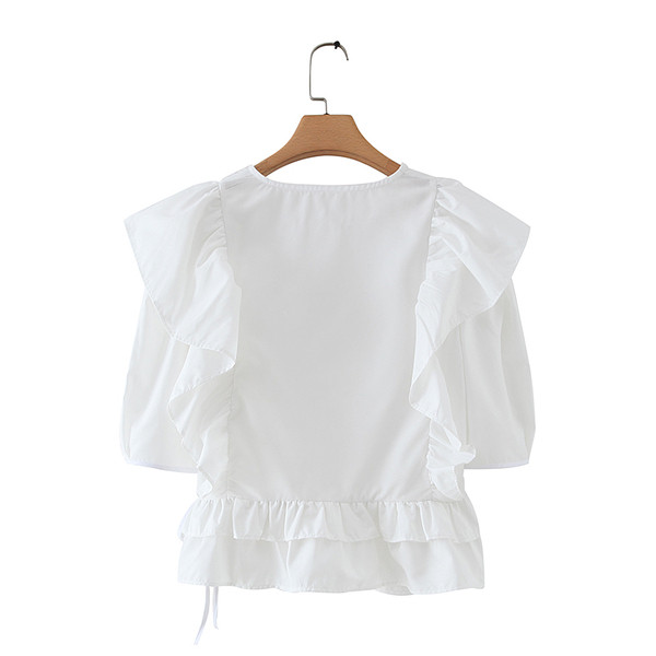 Ασύμμετρη μπλούζα με βολάν σε λευκό χρώμα