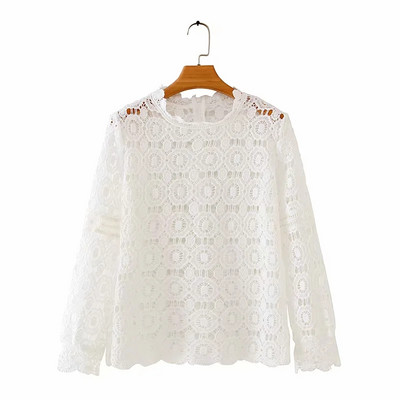 Moderna čipkasta ženska bluza u bijeloj boji