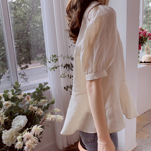 Γυναικεία μπλούζα νέου μοντέλου με οβάλ ντεκολτέ και κοντά μανίκια σε μπεζ