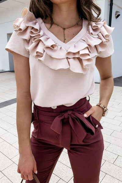 Novi model ženske majice s V izrezom na lokne