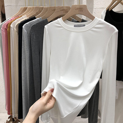 Γυναικεία μπλούζα με οβάλ ντεκολτέ