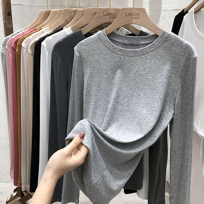 Γυναικεία μπλούζα με οβάλ ντεκολτέ