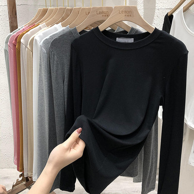 Γυναικεία μπλούζα με οβάλ ντεκολτέ