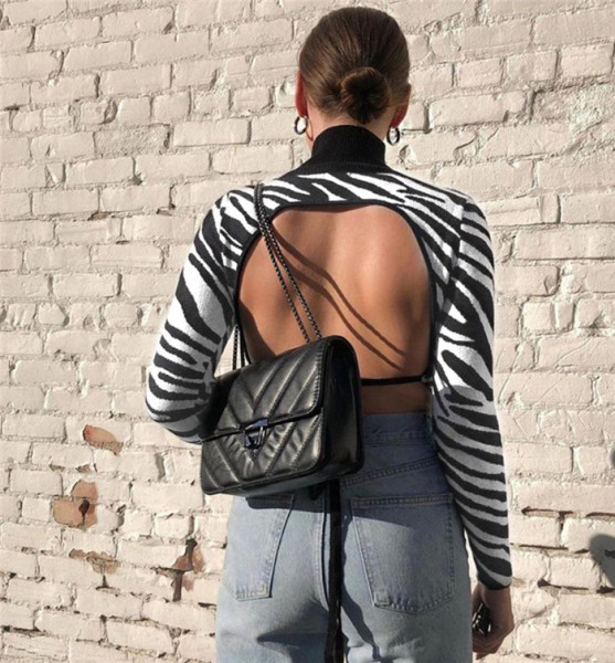 Bluză de damă cu guler polo și mâneci lungi