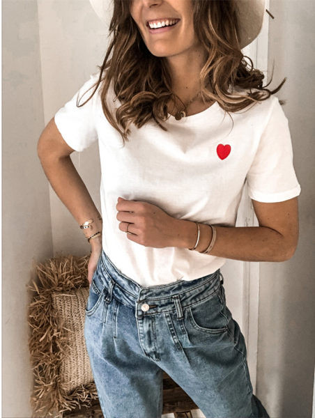 Običan model ženske majice kratkih rukava sa printom srca