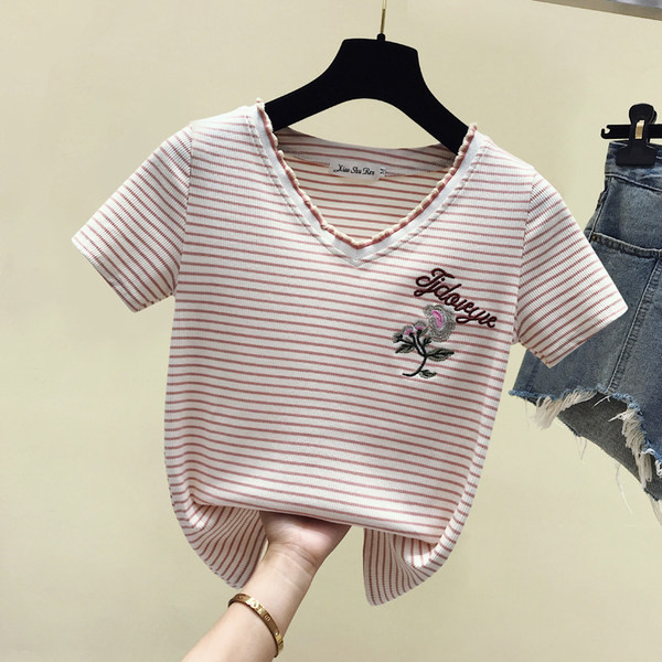 Γυναικείο ριγέ μπλουζάκι με κέντημα λουλουδιών