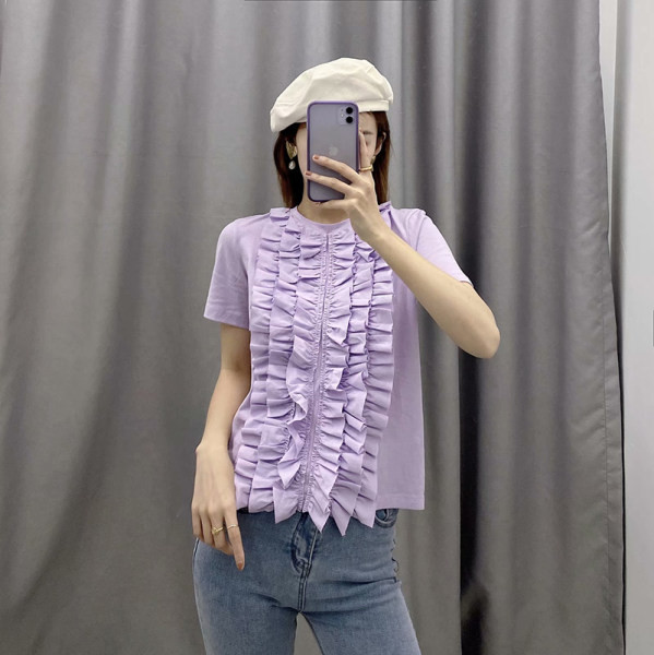 Ležerna majica s ljubičastim kovrčama