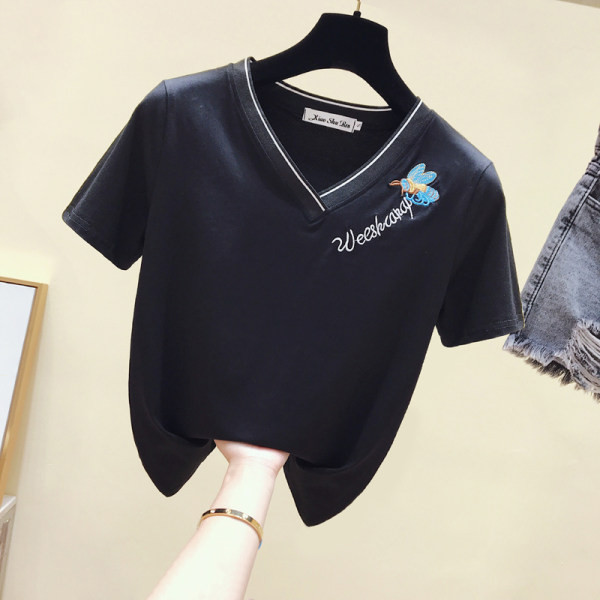 Ženska majica kratkih rukava sa špic izrezom i vezom