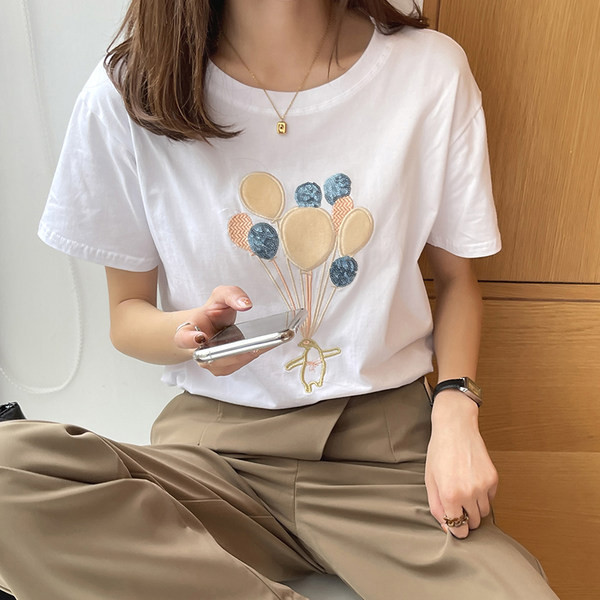 Νέο μοντέλο γυναικείο μπλουζάκι με στρογγυλή λαιμόκοψη και κεντήματα