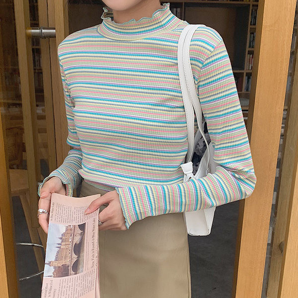 Novi model ženske bluze na pruge sa niskom kragnom i dugim rukavima