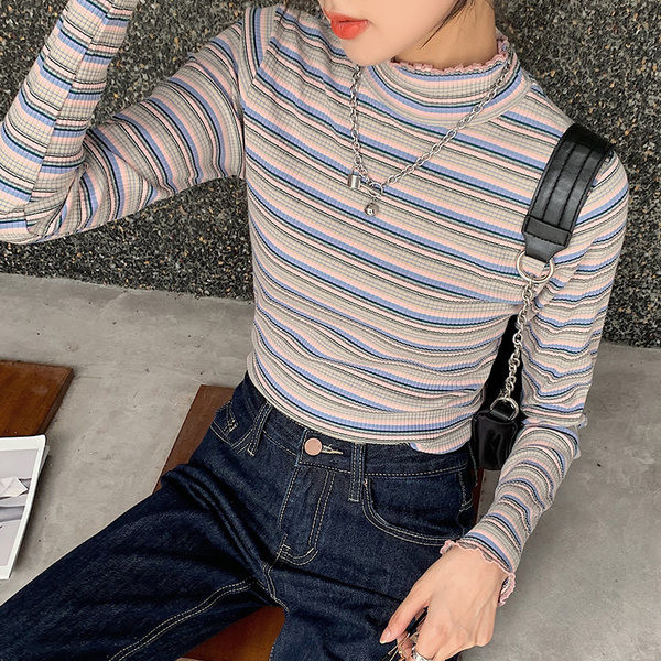 Novi model ženske bluze na pruge sa niskom kragnom i dugim rukavima