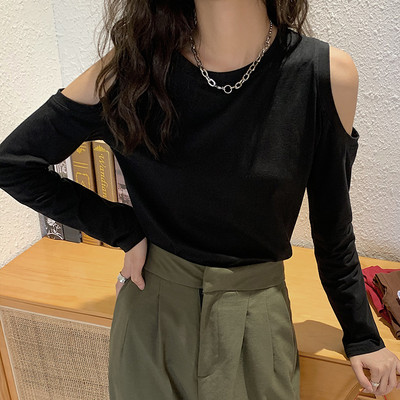 Γυναικεία μπλούζα νέου μοντέλου με γυμνούς ώμους και στρογγυλό ντεκολτέ