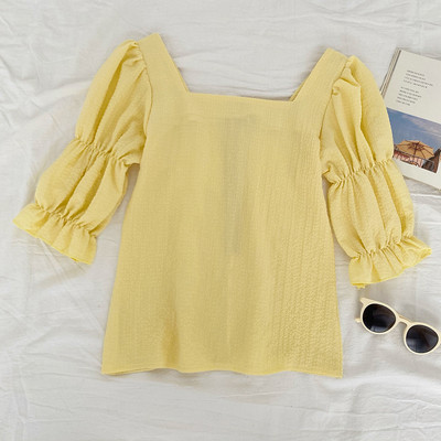 Μοντέρνα γυναικεία μπλούζα με 3/4 μανίκια και τετράγωνο ντεκολτέ