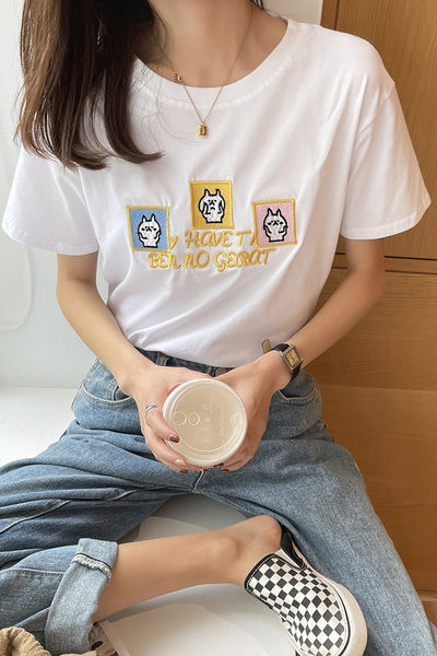 Ženska ležerna majica s ovalnim izrezom i vezom