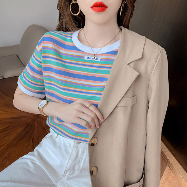 Prugasta ženska majica kratkih rukava ovalnog dekoltea u dvije boje