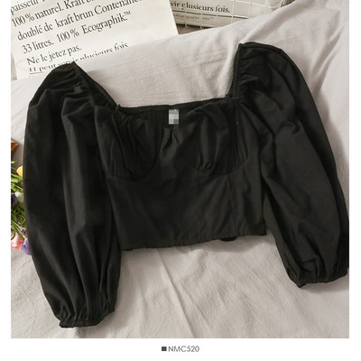 Γυναικεία μπλούζα απλό μοντέλο με τετράγωνο ντεκολτέ