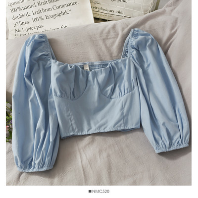 Γυναικεία μπλούζα απλό μοντέλο με τετράγωνο ντεκολτέ