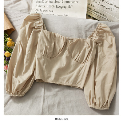 Γυναικεία μπλούζα απλό μοντέλο με τετράγωνο ντεκολτέ