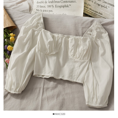 Γυναικεία μπλούζα απλό μοντέλο με τετράγωνο ντεκολτέ