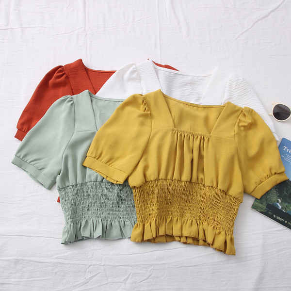 Novi model ženske bluze četvrtastog izreza i kratkih rukava