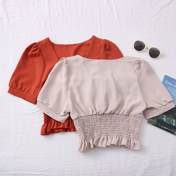 Novi model ženske bluze četvrtastog izreza i kratkih rukava