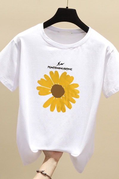 Γυναικείο μπλουζάκι με λουλούδι απλικέ