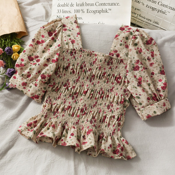 Moteriška palaidinė su gėlių motyvais ir plačiomis rankovėmis