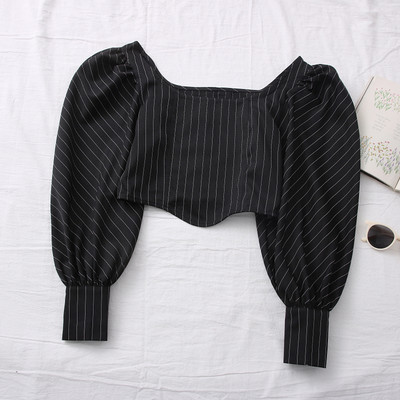 Novi model ženske bluze na pruge sa okruglim izrezom i puf rukavima