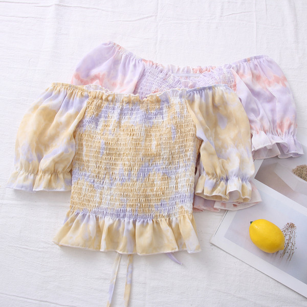 Πολύχρωμη γυναικεία μπλούζα με ντεκολτέ