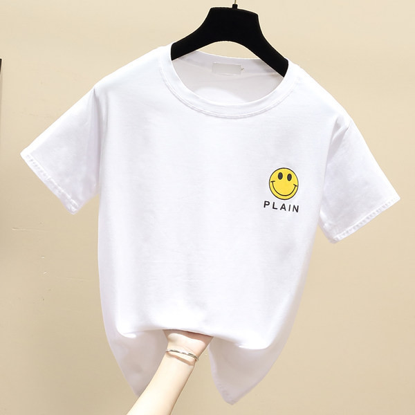 Γυναικείο casual μπλουζάκι με απλικέ και οβάλ ντεκολτέ