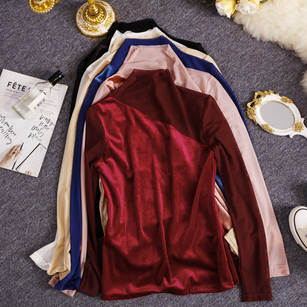 Γυναικεία βελούδινη μπλούζα με ημι-υψηλό γιακά