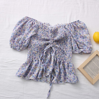 Ležerna ženska bluza - s vezama i lađa izrezom