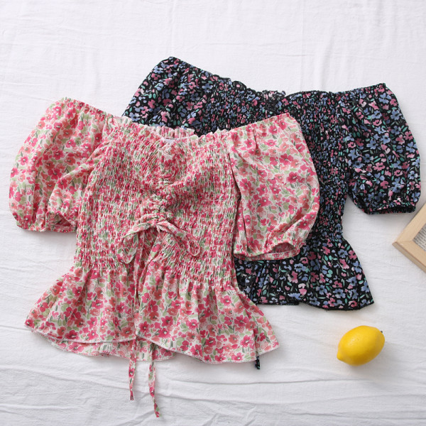 Ležerna ženska bluza - s vezama i lađa izrezom