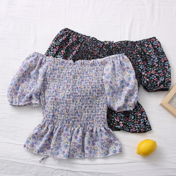 Ležerna ženska bluza - s vezama i lađa izrezom