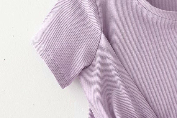 Ženska kratka bluza s ovalnim izrezom u ljubičastoj boji