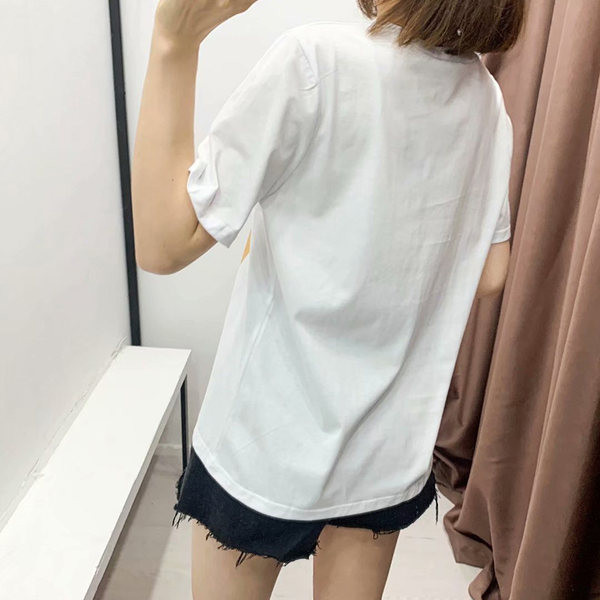 Γυναικείο άσπρο μπλουζάκι με χρυσή επιγραφή