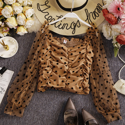 Moderna ženska bluza na točkice s četvrtastim izrezom