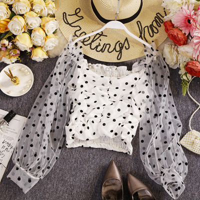 Moderna ženska bluza na točkice s četvrtastim izrezom