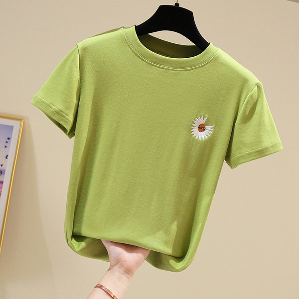 Ženska majica s ovalnim izrezom i cvjetnim vezom