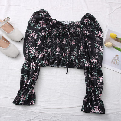 Μοντέρνα γυναικεία μπλούζα - με κορδόνια και ντεκολτέ βάρκα