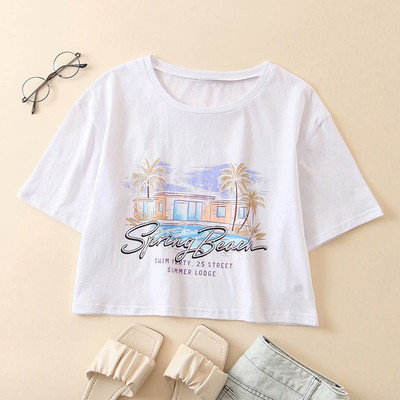 Κοντό μπλουζάκι σε λευκό χρώμα με έγχρωμη εκτύπωση