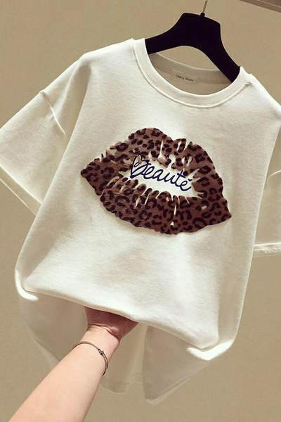 Ženska majica s aplikacijom i okruglim izrezom