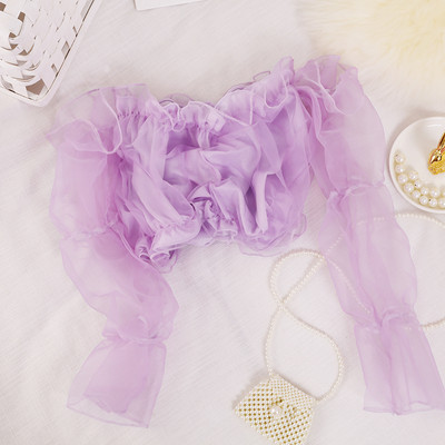 Κοντή γυναικεία μπλούζα με μανίκια από τούλι