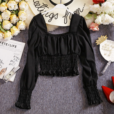 Γυναικεία μοντέρνα μπλούζα με τετράγωνο ντεκολτέ και μακριά μανίκια