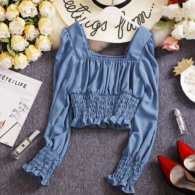 Γυναικεία μοντέρνα μπλούζα με τετράγωνο ντεκολτέ και μακριά μανίκια