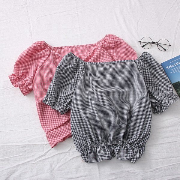 Καθημερινή γυναικεία μπλούζα με καρό ντεκολτέ